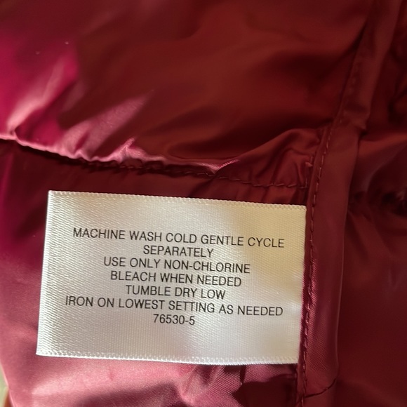 St. John’s Bay Puffer Jacket Quilted Burgundy Wine, Soft and Comfortable - Picture 5 of 9